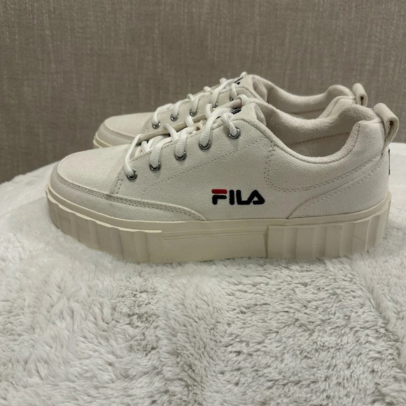 NWOT- Fila ‘Sandblast’ Canvas Platform Sneaker Women’s Size 10 - Picture 4 of 7